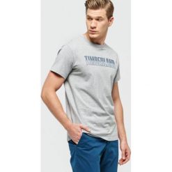 Timberland Koszulka Ss Hd Brand Tee , szary, rozmiar S. Szare koszulki męskie Timberland, s, bez wzorów, z bawełny, bez kołnierzyka, z krótkim rękawem, krótkie. W wyprzedaży za 119,99 zł.