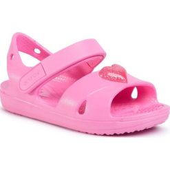 Sandały CROCS - Classic Cross Strap Sandal Ps 206245 Pink Lemonade. Różowe sandały dziewczęce Crocs, z tworzywa sztucznego, bez zapięcia. Za 129,00 zł.