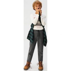 Mango Kids - Spodnie dziecięce Ati 116-164 cm. Szare spodnie chłopięce Mango Kids, bez wzorów, z elastanu, casualowe. Za 79,90 zł.