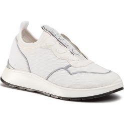 Sneakersy LIU JO - Asia 04 BA0029 TX047 White 01111. Białe półbuty damskie Liu Jo, na co dzień, bez wzorów, ze skóry ekologicznej, bez obcasa, na płaskiej podeszwie, bez zapięcia. W wyprzedaży za 329,00 zł.