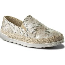 Półbuty NYLON RED WSLB665-1. Czarne półbuty damskie Nylon Red, bez wzorów, ze skóry ekologicznej, bez obcasa, bez zapięcia. W wyprzedaży za 39,99 zł.