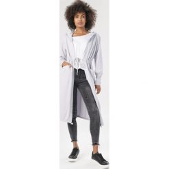 Szara Bluza Leuconisse. Szare bluzy damskie Born2be, uniwersalny, bez wzorów, bez rękawów, bez kaptura. Za 179,99 zł.
