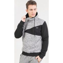 Szara Bluza Berinrya. Szare bluzy męskie Born2be, xl, bez wzorów, bez kołnierzyka, bez rękawów, bez kaptura. Za 69,99 zł.