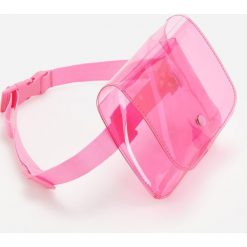 Transparentna saszetka - Różowy. Różowe saszetki damskie Reserved, bez wzorów, bez dodatków. Za 29,99 zł.