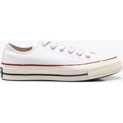 Converse - Tenisówki. Białe trampki i tenisówki damskie marki Converse, z gumy, na sznurówki. W wyprzedaży za 259,90 zł.
