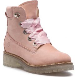 Trapery TAMARIS - 1-26726-31 Light Pink 526. Różowe trapery damskie Tamaris, z wełny, bez obcasa, bez zapięcia. W wyprzedaży za 259,00 zł.