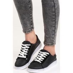 Czarne Buty Sportowe Alma. Czarne buty sportowe damskie marki Born2be, z materiału. Za 49,99 zł.