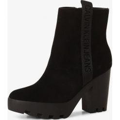 Calvin Klein Jeans - Skórzane botki damskie ze skóry – Serina, czarny. Czarne botki damskie Calvin Klein Jeans, z jeansu, na wysokim obcasie, bez zapięcia. Za 449,95 zł.