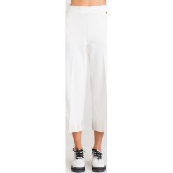 SPODNIE TWINSET. Białe spodnie damskie Twinset, z elastanu. Za 339,50 zł.