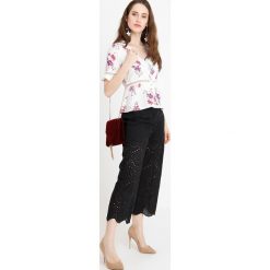 Bluzki damskie: Fashion Union Petite HALLAM Bluzka vintage white