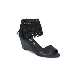 Sandały LPB Shoes NADIA. Czarne sandały damskie marki LPB Shoes, bez wzorów, bez obcasa, bez zapięcia. Za 175,20 zł.