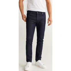 Mango Man - Jeansy Piatek5. Niebieskie jeansy męskie Mango Man, z aplikacjami. Za 199,90 zł.