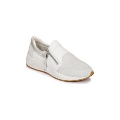 Buty Geox D OMAYA A. Białe trampki i tenisówki damskie Geox, bez wzorów, bez zapięcia. Za 431,20 zł.