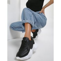 Czarne Sneakersy Hitiax. Czarne sneakersy damskie Renee, z materiału. Za 99,99 zł.