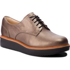 Oxfordy CLARKS - Teadale Rhela 261296114 Pewter Leather. Żółte półbuty damskie Clarks, bez obcasa, na płaskiej podeszwie, bez zapięcia. W wyprzedaży za 259,00 zł.