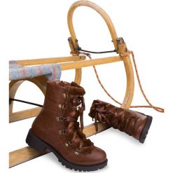 Botki damskie Lily Shoes K90 Brązowe. Pomarańczowe botki damskie LILY SHOES, z tworzywa sztucznego, klasyczne, bez obcasa, na płaskiej podeszwie, bez zapięcia. Za 89,00 zł.