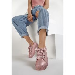 Różowe Creepersy Make A Dream. Różowe półbuty damskie Renee, bez wzorów, bez obcasa, bez zapięcia. W wyprzedaży za 39,99 zł.