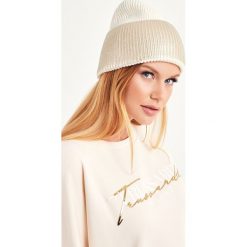 CZAPKA TRUSSARDI JEANS. Czapki damskie Trussardi Jeans, bez wzorów, z jeansu. Za 259,00 zł.