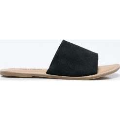 Answear - Klapki Leather Collection. Czarne klapki damskie marki ANSWEAR, ze skóry, na płaskiej podeszwie. W wyprzedaży za 99,90 zł.