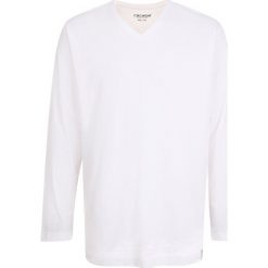 Męska bluza od piżamy Ceceba White. Białe szlafroki męskie Ceceba, m, bez wzorów, z dzianiny, bez rękawów. Za 96,99 zł.