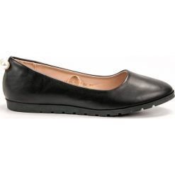 SHELOVET Czarne Baleriny. Czarne baleriny damskie SHELOVET, bez wzorów, z materiału, eleganckie, bez obcasa. Za 64,90 zł.