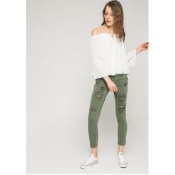 Answear - Jeansy. Szare jeansy damskie ANSWEAR, z elastanu. W wyprzedaży za 99,90 zł.