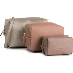 Torebka Liu Jo M Triple Beauty A69035 E0031. Czarne listonoszki damskie Liu Jo, bez wzorów, bez dodatków. W wyprzedaży za 279,00 zł.