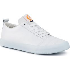 Sneakersy CAMPER - Imar Copa K200930-003 White. Białe półbuty damskie Camper, na co dzień, bez wzorów, ze skóry, bez obcasa, na płaskiej podeszwie, bez zapięcia. Za 359,00 zł.