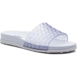 Klapki MELISSA - Polibolha Slide Ad 32558 White/Clear 52063. Białe klapki damskie Melissa, bez wzorów, z tworzywa sztucznego, bez obcasa. W wyprzedaży za 179,00 zł.