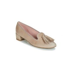 Czółenka Pretty Ballerinas ANGELIS. Brązowe czółenka damskie marki Pretty Ballerinas, bez wzorów, bez obcasa. Za 879,00 zł.