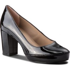 Półbuty UNISA - Numar F18 Pa Black Patent. Czarne półbuty damskie Unisa, bez wzorów, ze skóry, bez obcasa, na obcasie, bez zapięcia. W wyprzedaży za 229,00 zł.
