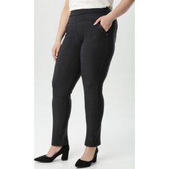 Granatowe Spodnie Jegginsy Sheiciane. Niebieskie jeansy damskie Born2be, xl, z podwyższonym stanem. W wyprzedaży za 39,99 zł.