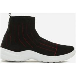 Czarno-Czerwone Sneakersy Pay Attention. Czarne sneakersy damskie Born2be. W wyprzedaży za 49,99 zł.
