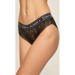 Tommy Hilfiger - Figi. Czarne majtki damskie TOMMY HILFIGER, m, z elastanu. W wyprzedaży za 99,90 zł.