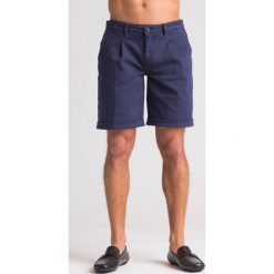 Bermudy Trussardi Jeans. Spodenki i szorty męskie Trussardi Jeans, m, bez wzorów, z elastanu. W wyprzedaży za 257,95 zł.