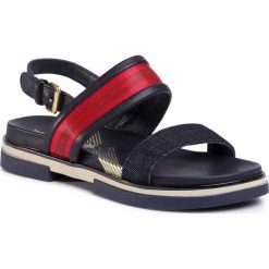 Sandały WRANGLER - Rhapsody Harvey WL01550A Red 087. Niebieskie klapki damskie Wrangler, bez wzorów, ze skóry ekologicznej, bez obcasa, na obcasie. W wyprzedaży za 159,00 zł.