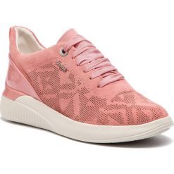 Sneakersy GEOX - D Theragon C D828SC 00022 C7008 Coral. Różowe półbuty damskie Geox, bez wzorów, z zamszu, bez obcasa, na płaskiej podeszwie, bez zapięcia. W wyprzedaży za 249,00 zł.