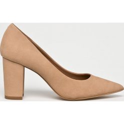 Steve Madden - Czółenka Ashlyn. Czerwone czółenka damskie Steve Madden, bez wzorów, z zamszu, bez obcasa, na obcasie. W wyprzedaży za 269,90 zł.