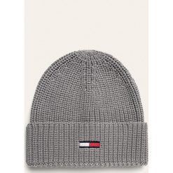 Tommy Jeans - Czapka. Szare czapki męskie Tommy Jeans, na zimę, bez wzorów, z bawełny. W wyprzedaży za 89,90 zł.