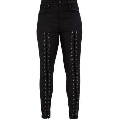 Topshop JAMIE Jeans Skinny Fit black. Czarne rurki damskie marki Topshop. W wyprzedaży za 223,30 zł.
