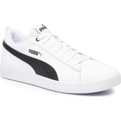 Sneakersy PUMA - Smash v2 L 36520801 White. Białe półbuty damskie Puma, na co dzień, bez wzorów, ze skóry ekologicznej, bez obcasa, na płaskiej podeszwie, bez zapięcia. Za 199,99 zł.