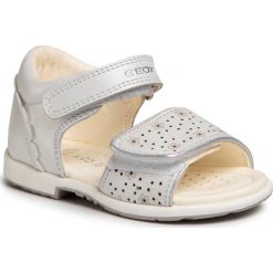 Sandały GEOX - B S.Verred B B0221B 044HI C1000 S White. Białe sandały dziewczęce Geox, ze skóry ekologicznej, bez zapięcia. Za 259,00 zł.