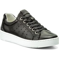 Sneakersy BULLBOXER - 999012E5L Black. Czarne półbuty damskie Bullboxer, na co dzień, z aplikacjami, ze skóry ekologicznej, bez obcasa, na płaskiej podeszwie, bez zapięcia. W wyprzedaży za 269,00 zł.