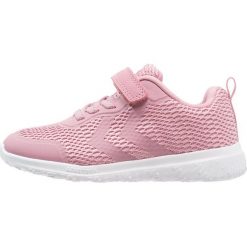 Hummel ACTUS UKUT Obuwie treningowe foxglove. Różowe buty sportowe damskie Hummel, z tworzywa sztucznego. Za 229,00 zł.