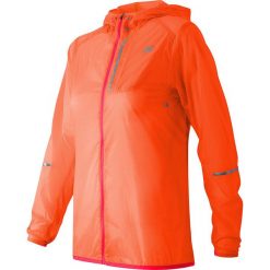 Kurtka sportowa w kolorze pomarańczowym. Pomarańczowe kurtki sportowe damskie New Balance, xs, bez wzorów, bez kaptura. W wyprzedaży za 267,95 zł.