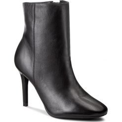 Botki GUESS - Binty FLBIN3 LEA10 BLACK. Czarne botki damskie skórzane marki Guess. W wyprzedaży za 389,00 zł.
