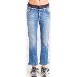 JEANSY DIANA Regular Fit Sportmax Code. Niebieskie jeansy damskie Sportmax Code, z haftami, z bawełny, z obniżonym stanem. Za 581,40 zł.