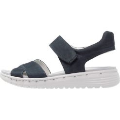 Gabor Sandały na koturnie night blue. Niebieskie sandały damskie Gabor, z materiału, na koturnie. Za 499,00 zł.