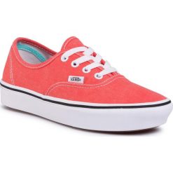 Tenisówki VANS - Comfycush Authent VN0A3WM7WWC1 (Washed Canvas) Grenadine. Czerwone półbuty damskie Vans, bez wzorów, z materiału, bez obcasa, bez zapięcia. W wyprzedaży za 229,00 zł.