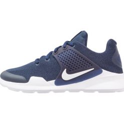 Nike Sportswear ARROWZ (GS) Tenisówki i Trampki midnight navy/white/black. Niebieskie trampki dziewczęce Nike Sportswear, z tworzywa sztucznego. W wyprzedaży za 215,20 zł.